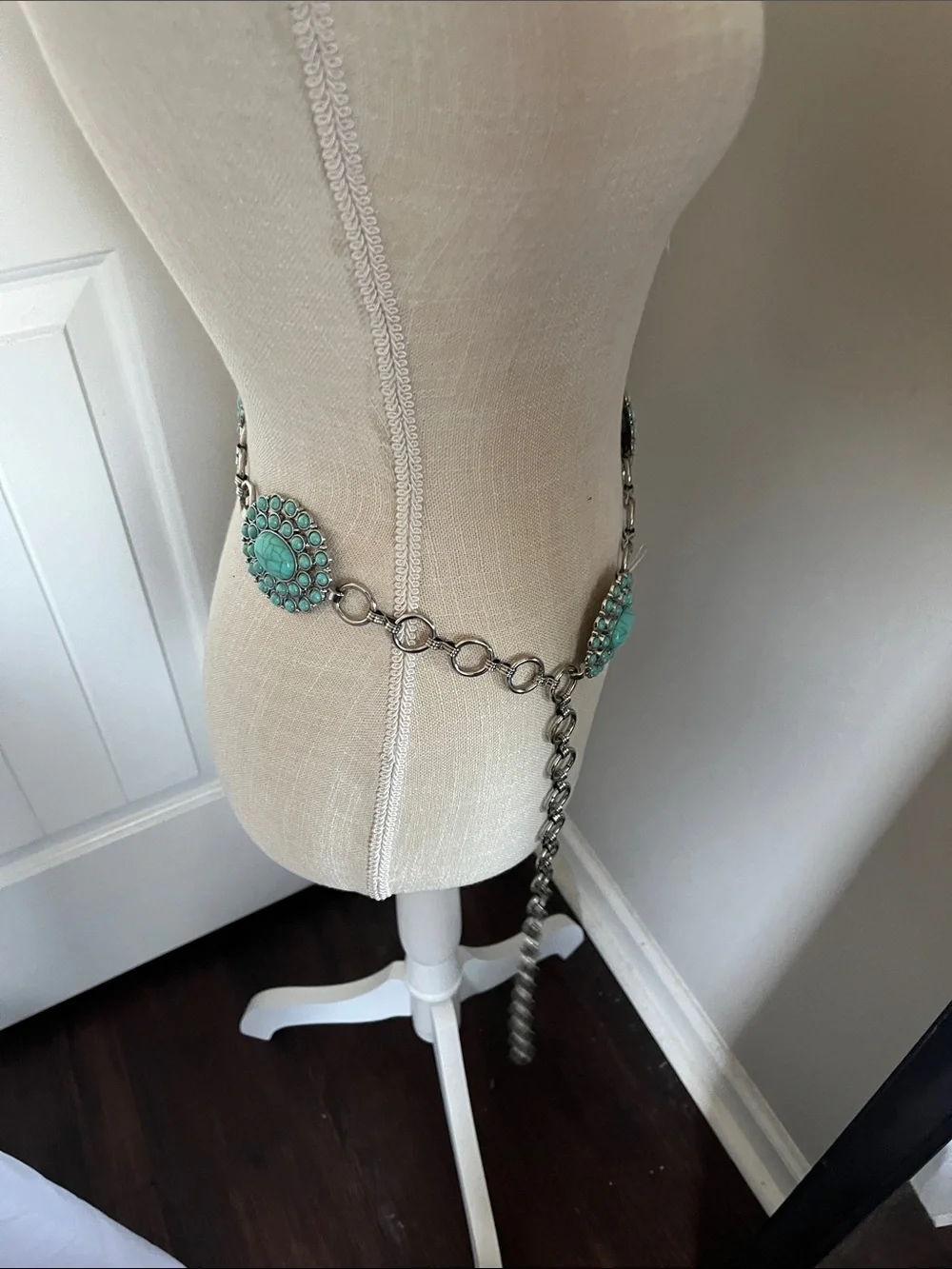 Turquoise Concho Chain Belt - Silver Tone
